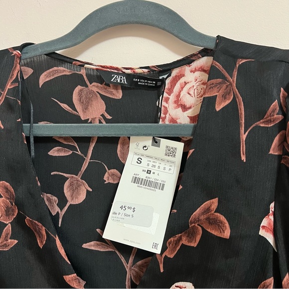 Rose printed Chiffon blouse in black with pink roses in a size US S- Zara - Picture 5 of 9
